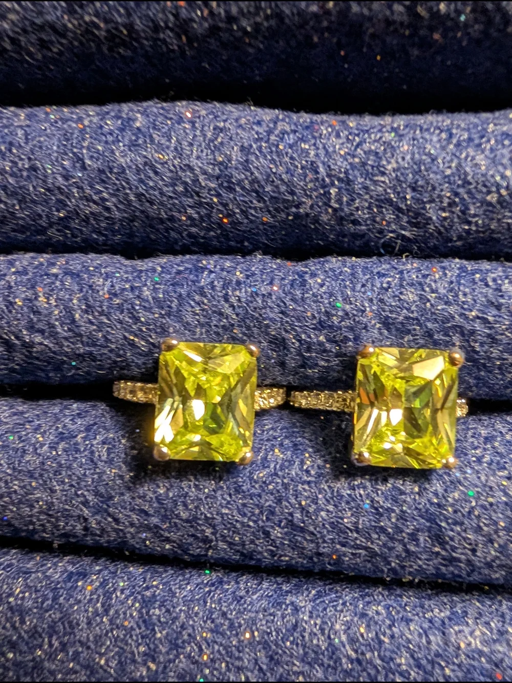 Yellow-Green Square Stone Rings Women Jewelry